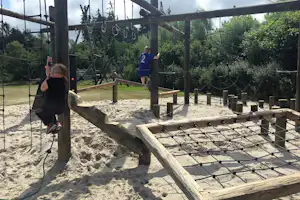 A35 Sindal Camping - Kinderspielplatz mit vielfältigen Klettermöglichkeiten
