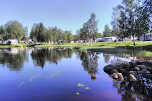 Värmlands Sjö och Fjäll Camping Abbas Camping - Blick auf die Standplätze direkt am See