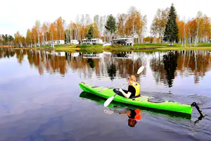 Värmlands Sjö och Fjäll Camping Abbas Camping - Kajakfahren als Freizeitaktivität auf dem Campingplatz