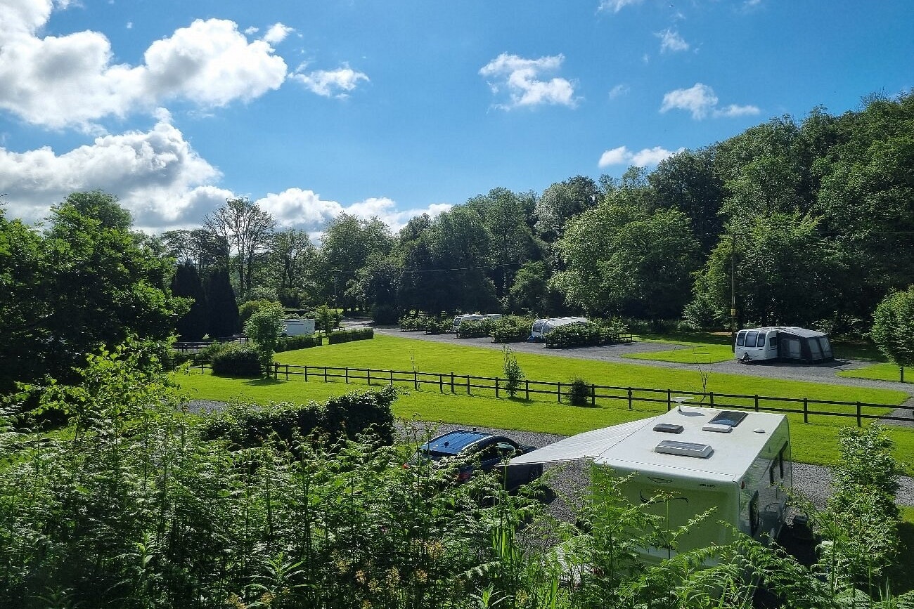Abermarlais Caravan Park - Standplatzwiese auf dem Campingplatz