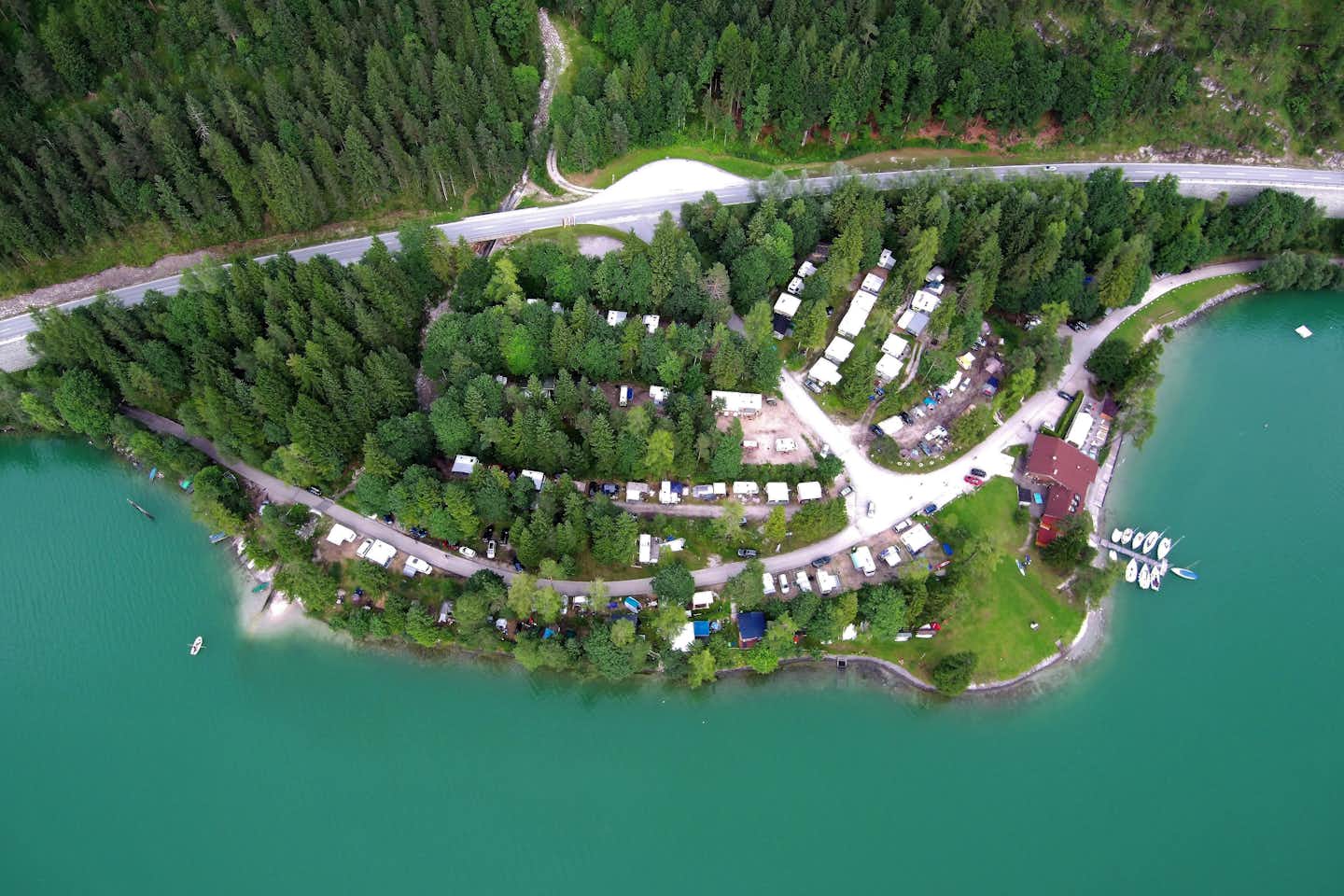 Achensee Camping Schwarzenau -  Übersicht auf den Campingplatz am Achensee