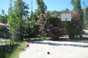 Ada Camping - Basketballplatz auf dem Campingplatz