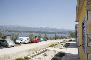 Adriasol Camping - Mobilheime und Wohnwagen- und Zeltstellplatz mit Meerblick