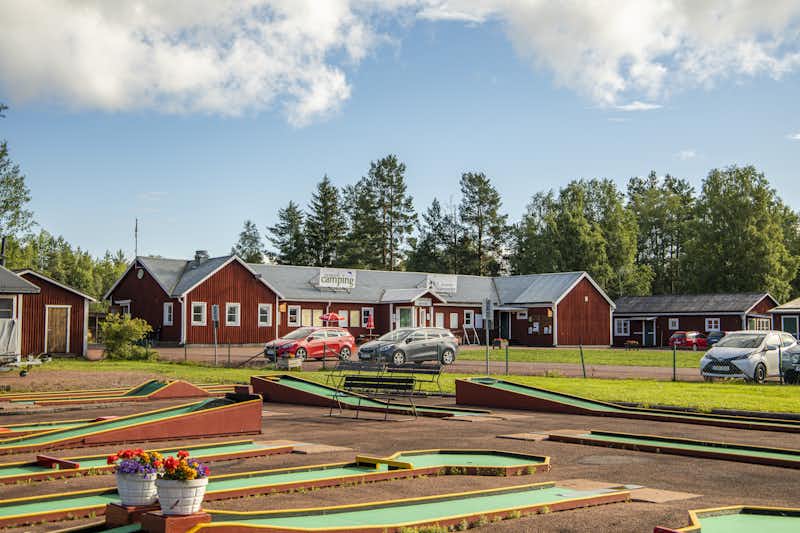Älvdalens Camping - Minigolfanlage auf dem Campingplatz