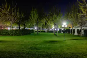 Agri Camping Mare Nostrum - Grünfläche auf dem Campingplatz