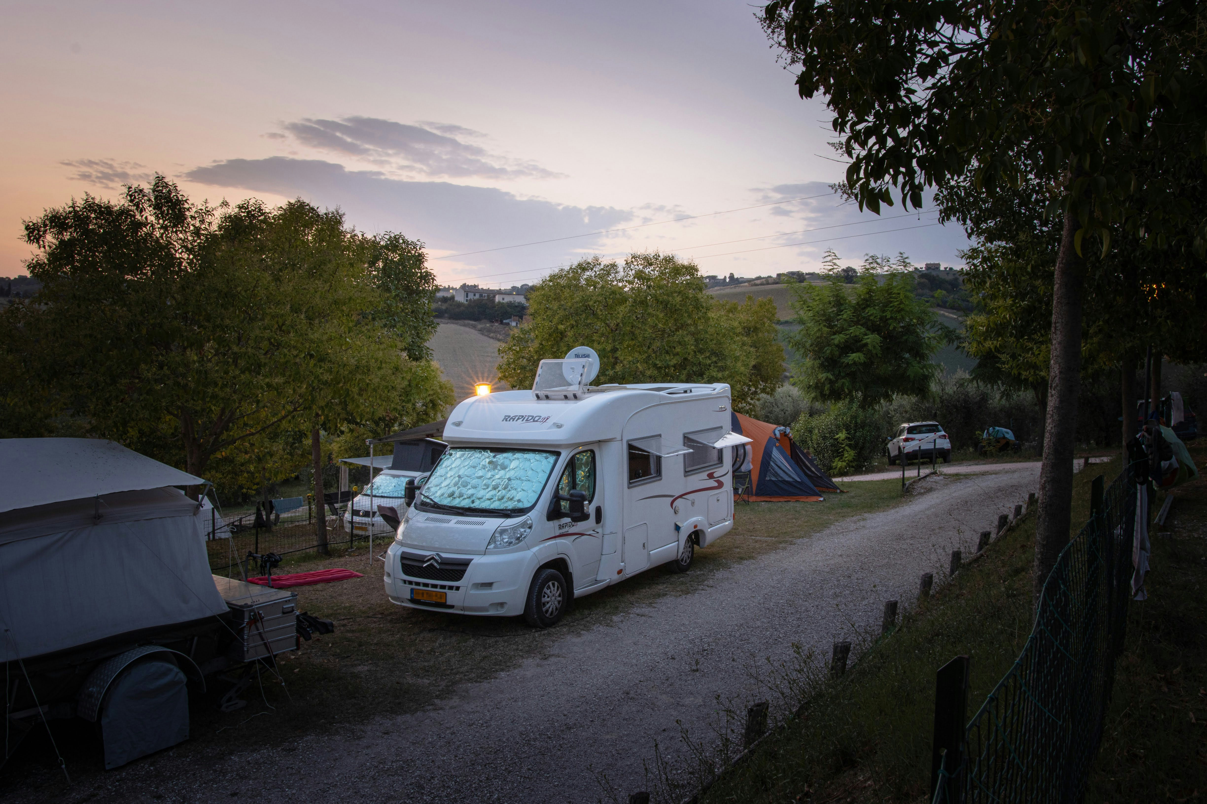 Agricamping Tramonto Rosso - Standplätze auf dem Campingplatz