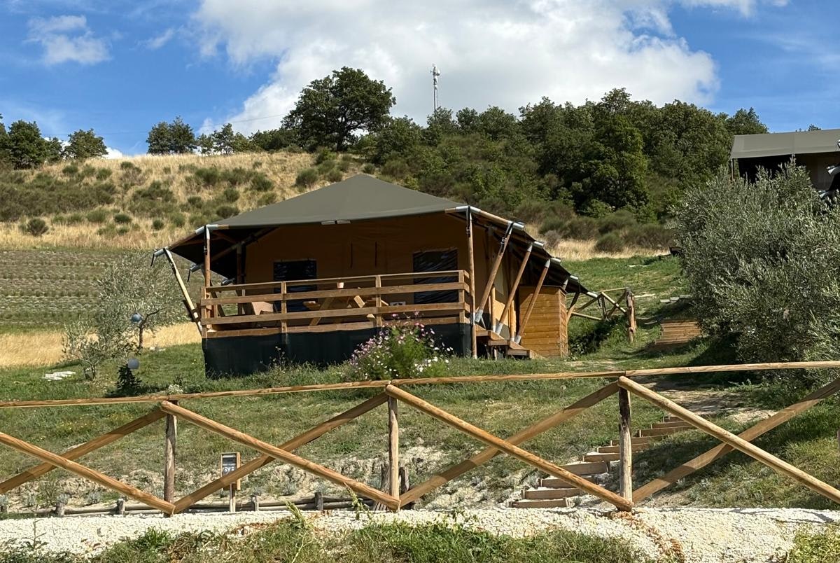 Agriturismo & Camping Vista San Vicino - Glamping-Unterkunft auf dem Campingplatz