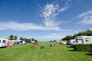 Agro-Camping Ormsby Field - Standplatzwiese auf dem Campingplatz