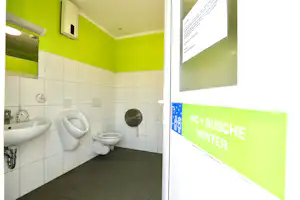 Ahoi Camping Resort - Innenansicht des Sanitärgebäudes