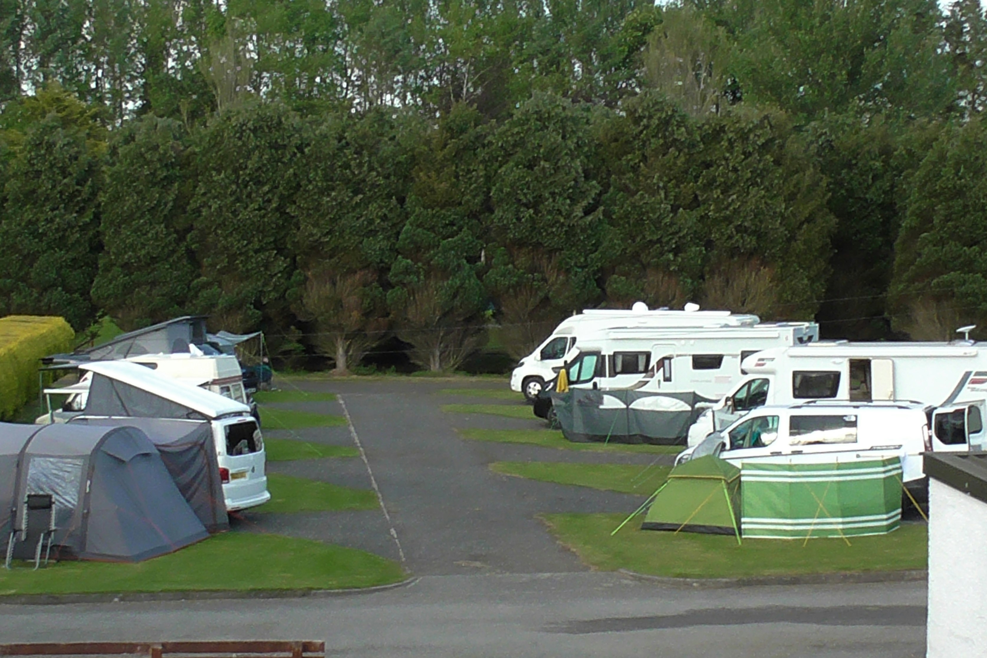 Aird Donald Caravan Park - Blick auf Standplatze für Wohnwagen