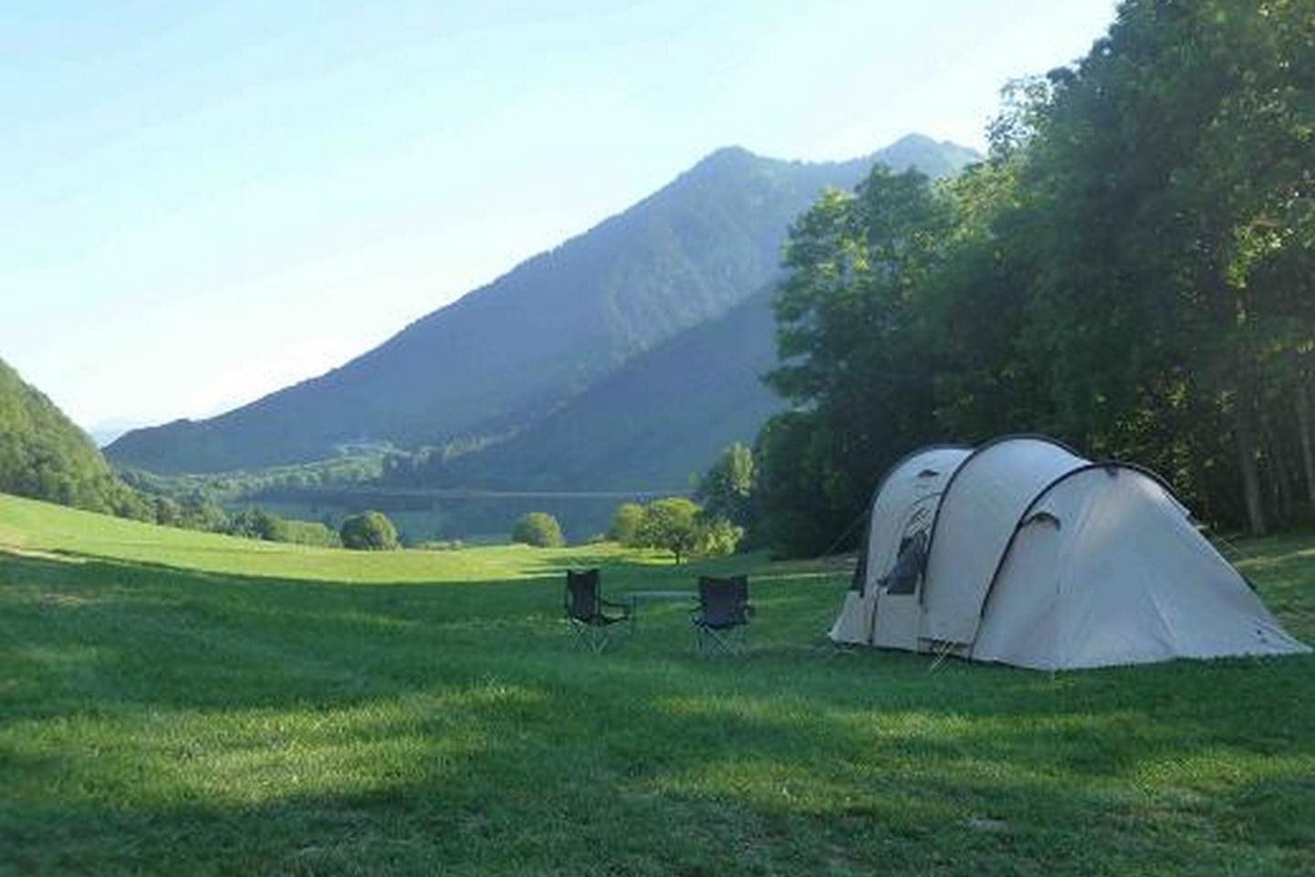 Aire Naturelle de Camping Val de Tamié - Zeltplatz auf dem Campingplatz