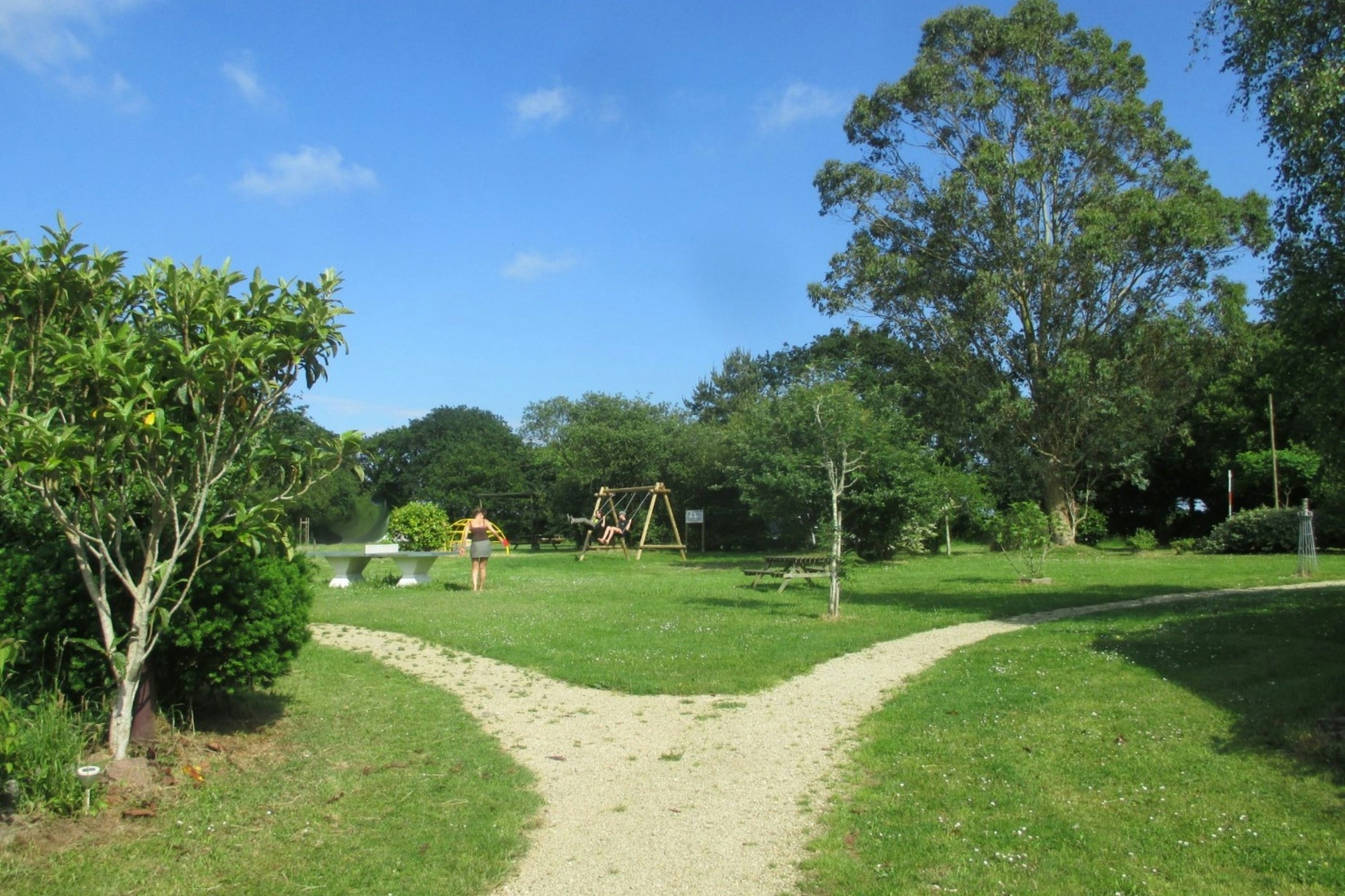 Aire Naturelle de Camping Vert Keraluic