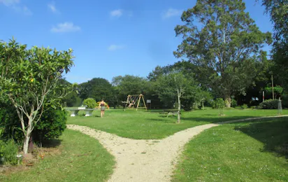 Aire Naturelle de Camping Vert Keraluic