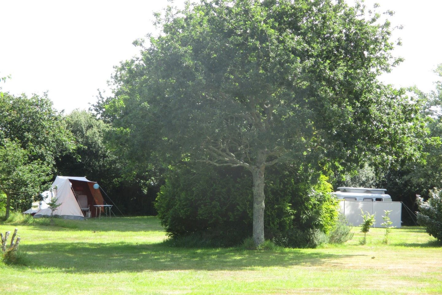 Aire Naturelle de Camping Vert Keraluic - Zelt- und Stellplätze auf dem Campingplatz