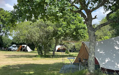 Aire Naturelle de Camping Vert Keraluic