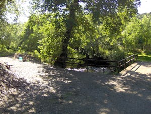 Aire Naturelle Ferme du Moulin Foulon - Blick auf den Fluss am Campingplatz