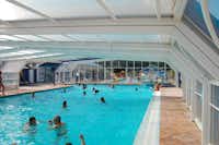 Airotel Club Marina Landes - Teleskopischer Schwimmbadüberdachung auf dem Campingplatz