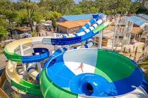 Domaine Marina Landes - Vagues Océanes - Rutschen im Wasserpark des Campingplatzes