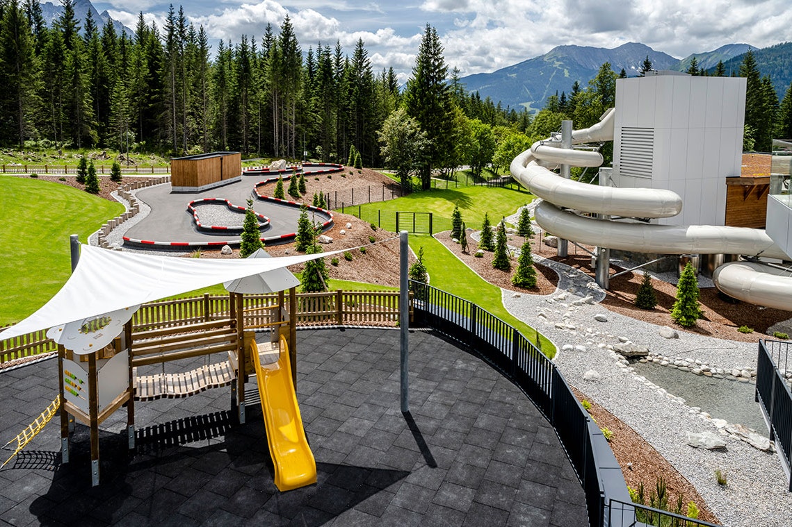 Aktiv & Familienresort Tiroler Zugspitze - Outdoor Kinder-Abenteuerpark auf dem Campingplatz