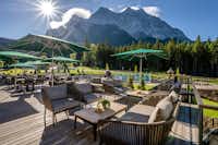 Aktiv & Familienresort Tiroler Zugspitze - Terrasse des Campingplatzes