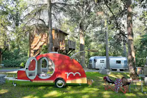 Albirondack Parc - drei verschiedene Unterkunftsmöglichkeiten auf dem Campingplatz