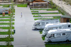 Alliance Glamping & Hotel - Wohnmobil- und Wohnwagenstellplätze