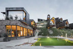 Alpencamping Nenzing- Himmelchalets mit Naturpool