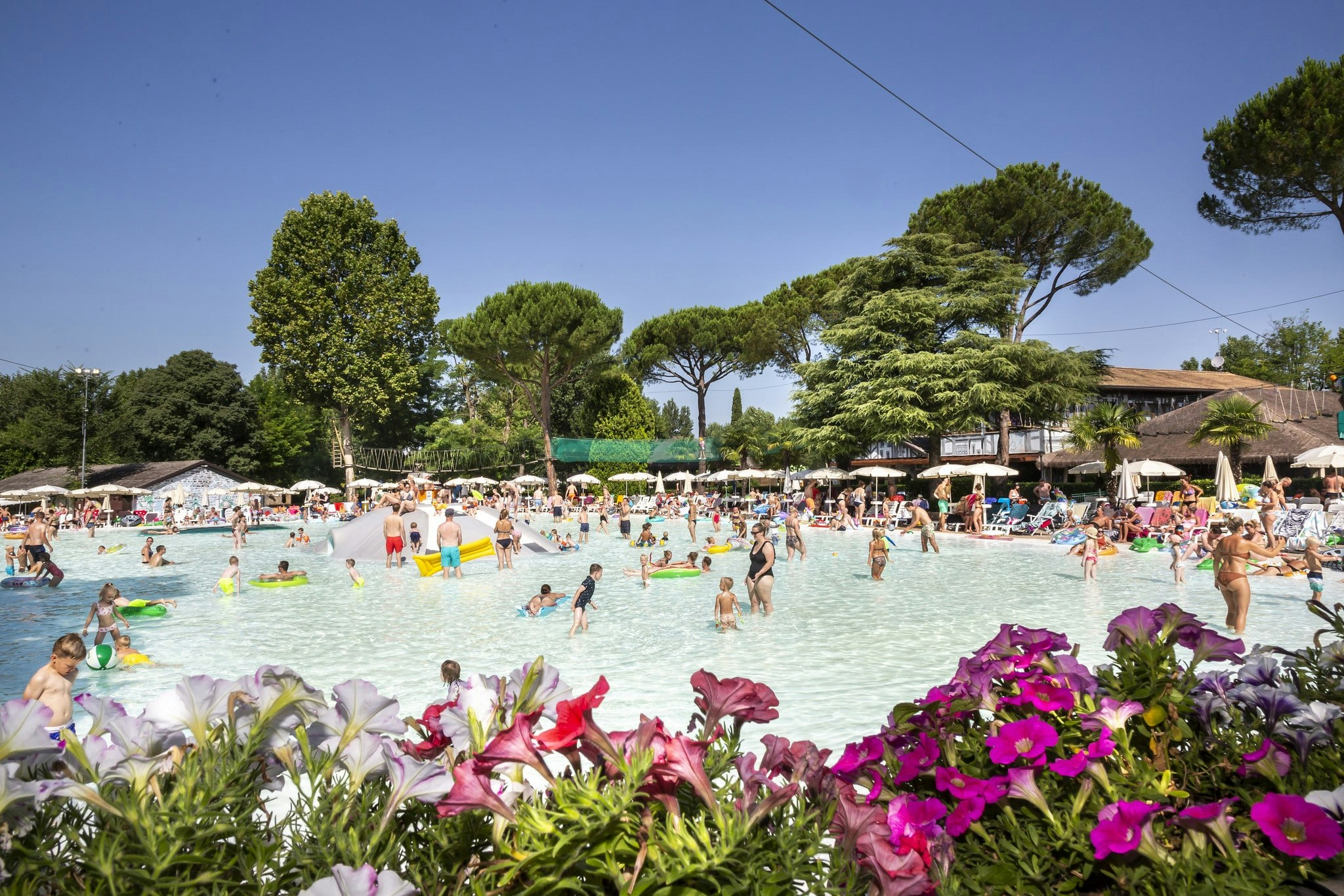 hu Altomincio Village