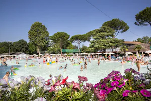 hu Altomincio Village
