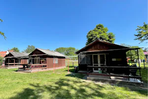 Andrástermál Camping - Mobilheime mit Veranda auf dem Campingplatz