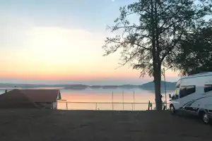 Anfasteröd Gårdsvik - Sonnenaufgang über dem Campingplatz