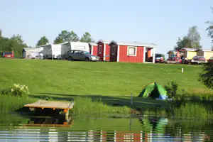 Antjärns Camping - Mobilheime und Wohnwagenstellplätze mit Blick auf den See