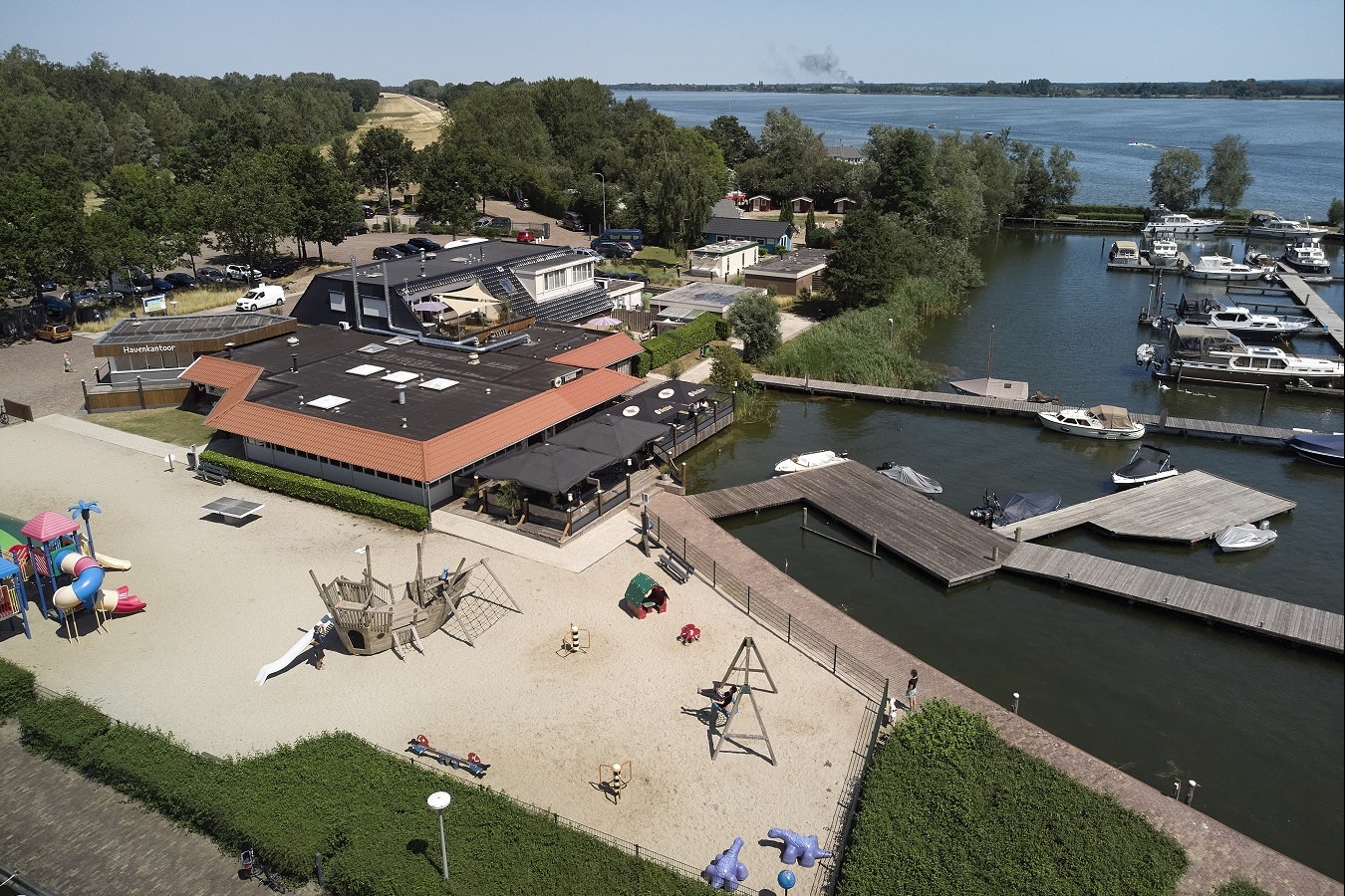 Aqua Centrum Bremerbergse Hoek  - Luftaufnahme des Campingplatzes