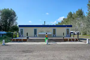 Aqua Centrum Bremerbergse Hoek - Außenansicht des Sanitärgebäudes