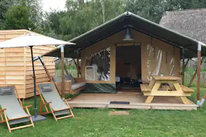 Archeon - Mobilheim mit Terrasse auf dem Campingplatz