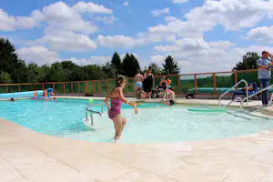 Arden Parks Signy L'Abbaye - Pool im Freien auf dem Campingplatz