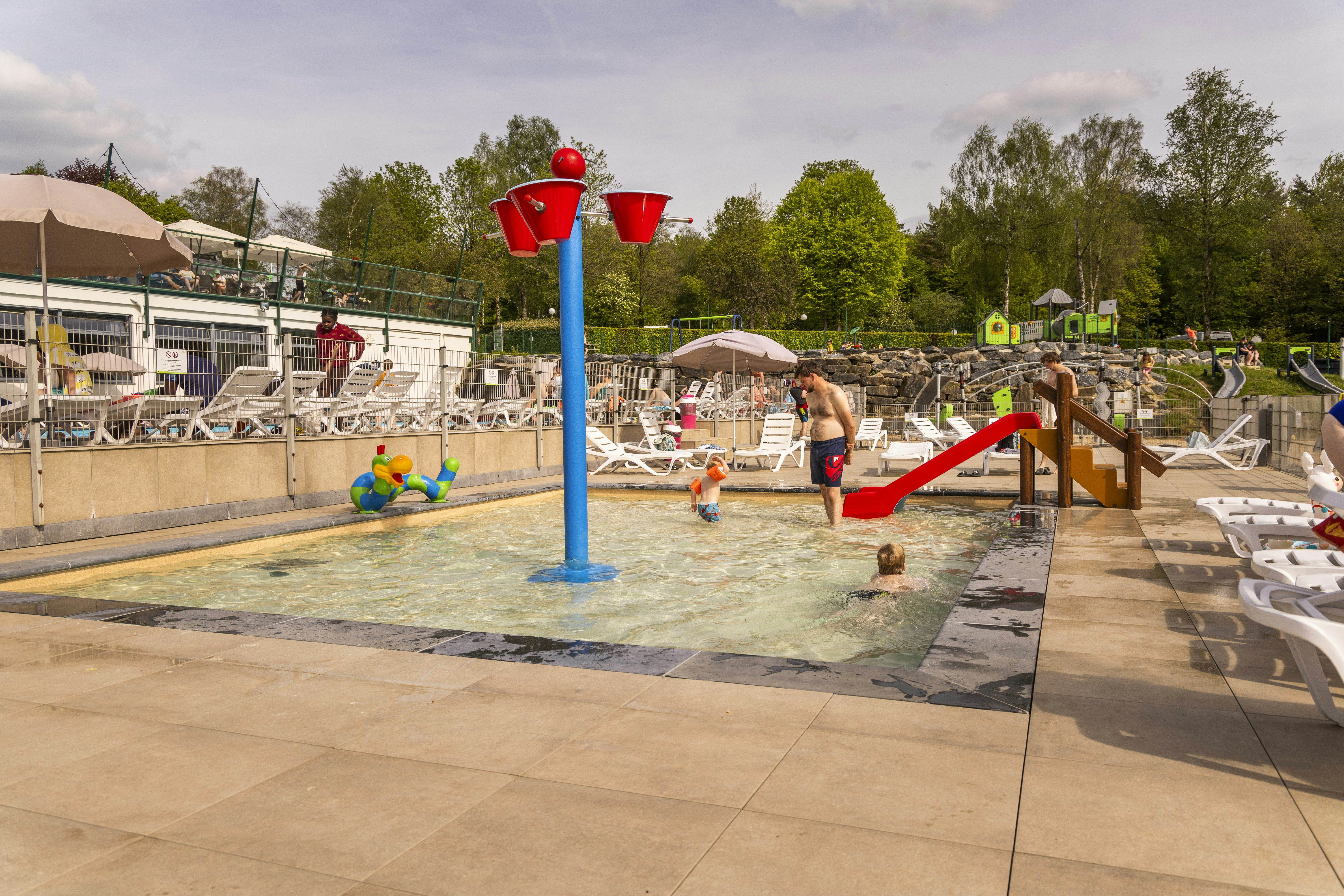 Ardennen Camping Bertrix - Kinderschwimmbecken mit Rutsche