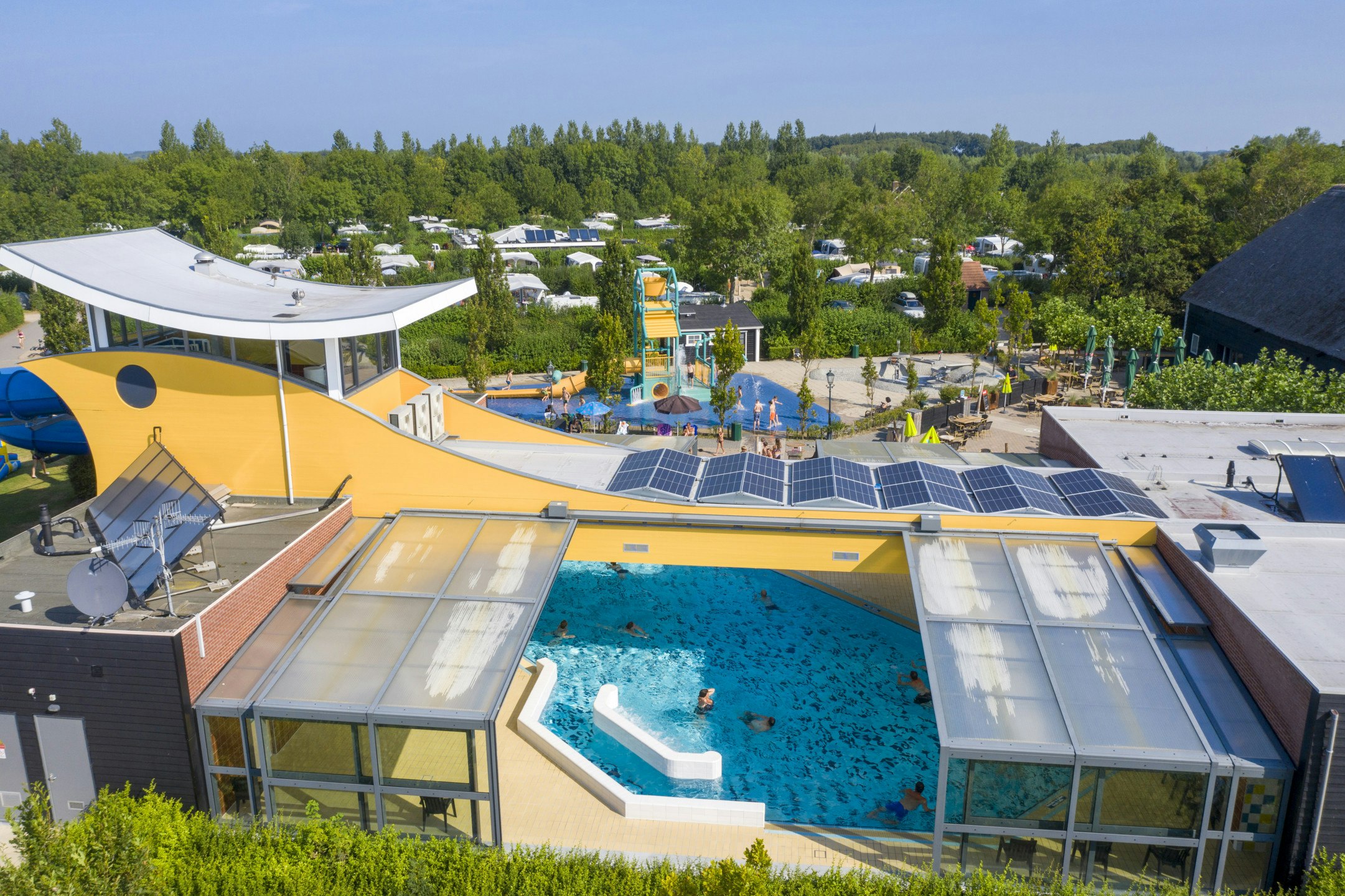Camping De Pekelinge  Ardoer Camping De Pekelinge - Luftaufnahme des Freibades