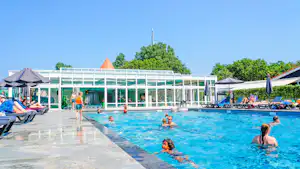 Ardoer Camping Ginsterveld - Pool im Freien auf dem Campingplatz