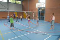Ardoer Camping Tempelhof - Indoor-Volleyballplatz auf dem Campingplatz