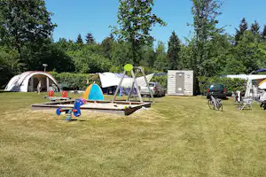 Veluwepark de Bosgraaf Ardoer Comfortcamping De Bosgraaf - Kinderspielplatz auf dem Campingplatz