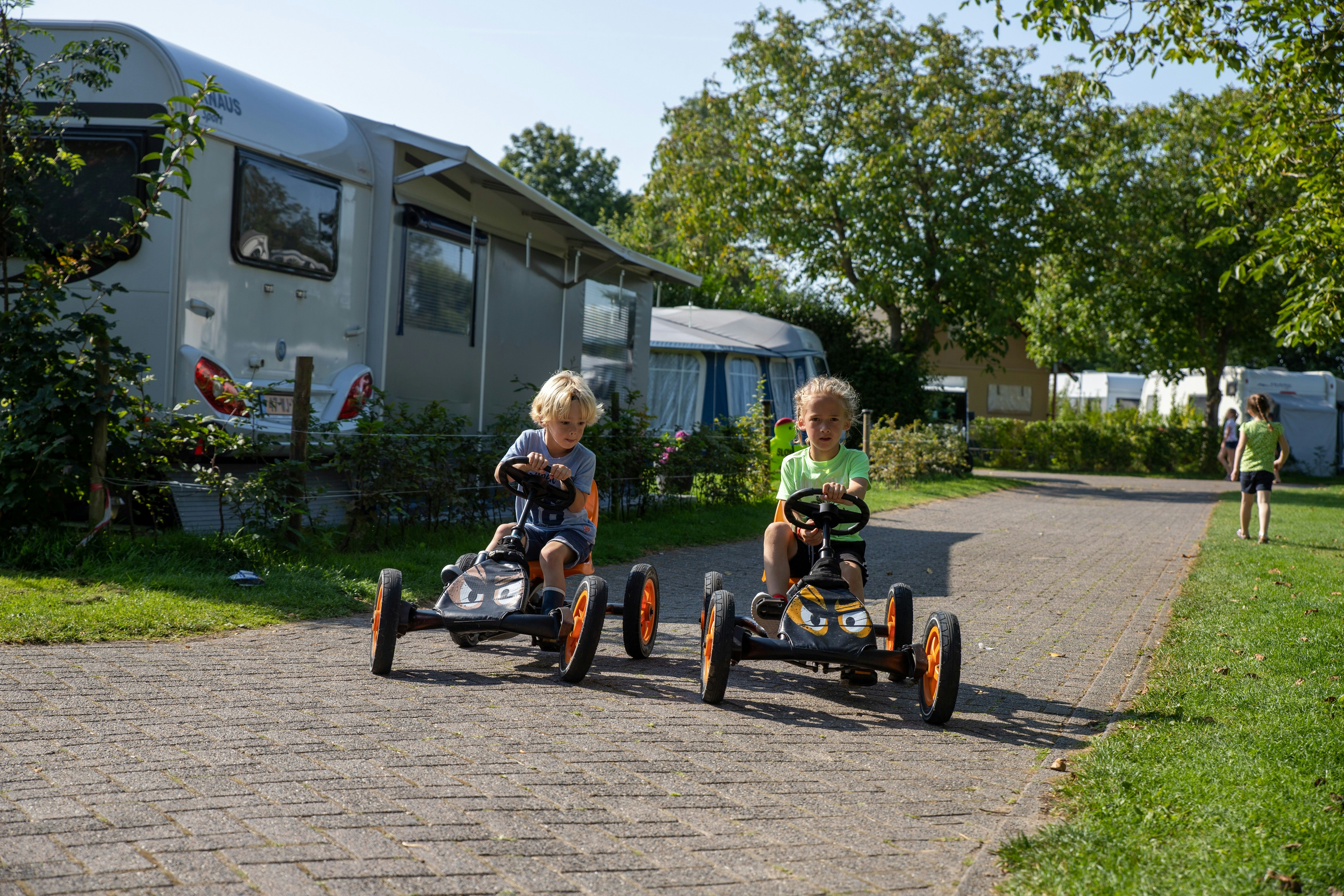 Ardoer Comfortcamping Scheldeoord - Kinder auf dem Campingplatz