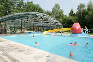 Vakantiedorp De Jutberg - Pool vom Campingplatz mit Wasserrutsche