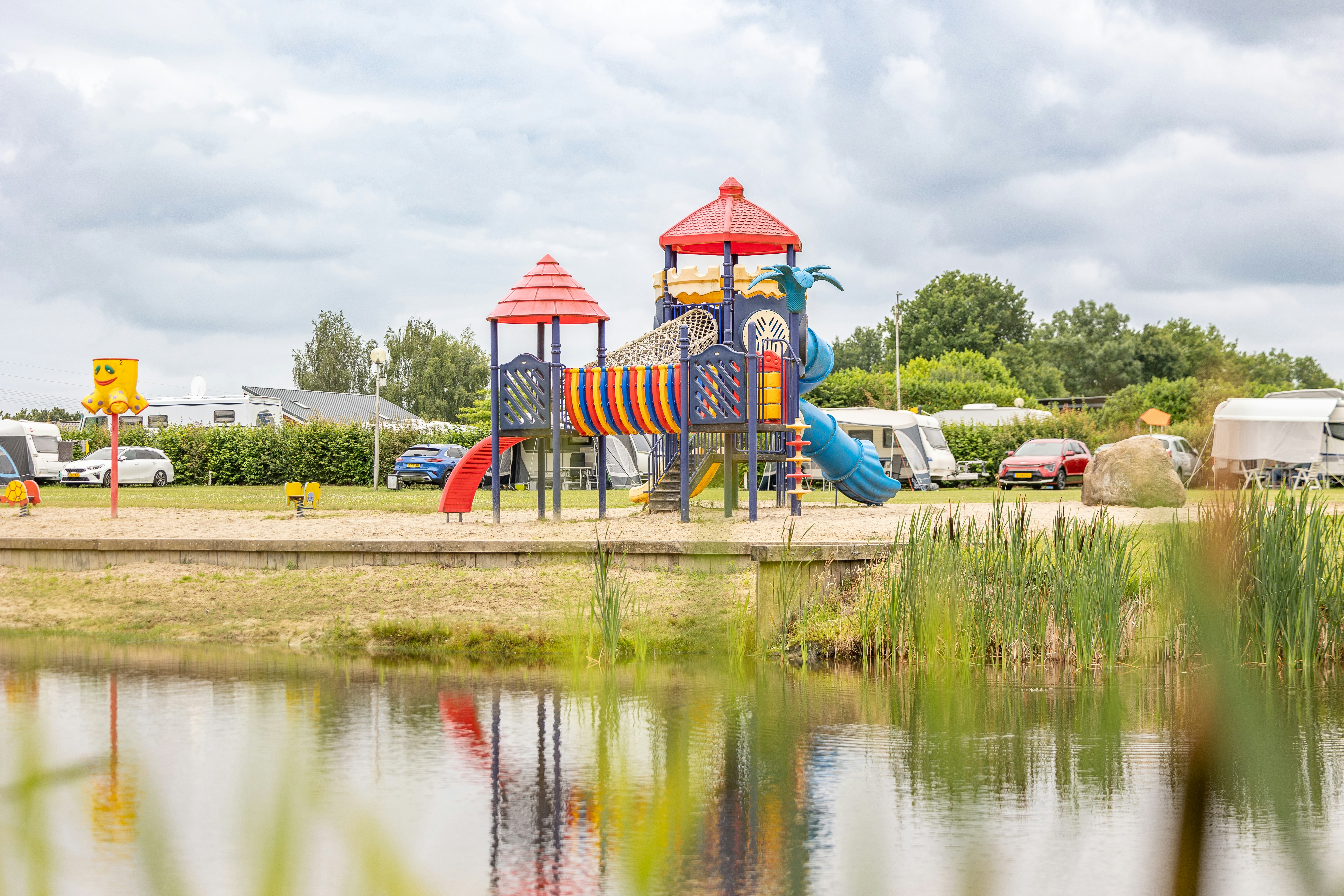 Ardoer Vakantiepark 't Akkertien  Ardoer Vakantiepark 't Akkertien op de Voorst  - Kinderspielplatz auf dem Campingplatz