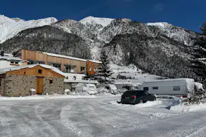ArlBerglife Camping - verschneiter Campingplatz