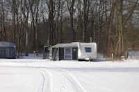 Arrild Ferieby Camping - Verschneiter Campingplatz im Winter
