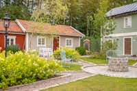 Astrid Lindgrens Värld Camping - Blick auf die Mobilheime auf dem Campingplatz