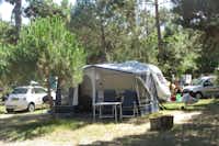 Atlantique Forêt -  Wohnwagen- und Zeltstellplatz auf dem Campingplatz