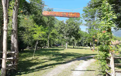 Auto Camp River