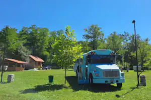 Auto Camp River - Standplatzwiese auf dem Campingplatz